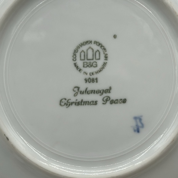Bing and Grondahl 1981 Christmas Plate - Picture 4 of 4